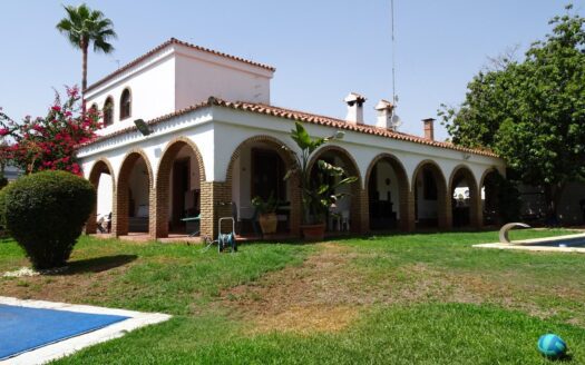 Chalet en Mairena del Alcor por Inmobiliaria Suárez