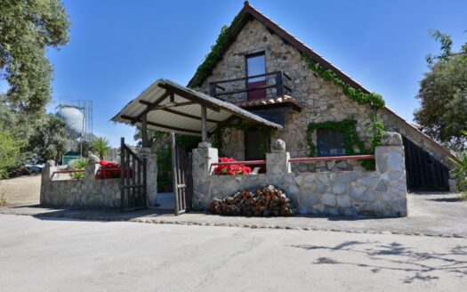 Casa de campo en Bodonal de la Sierra por Inmobiliaria Suárez