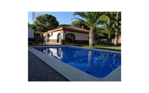 Casa en Carmona por Inmobiliaria Suárez