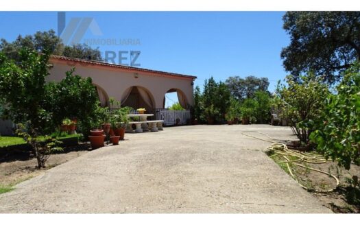 Chalet en Castilblanco de los Arroyos por Inmobiliaria Suárez